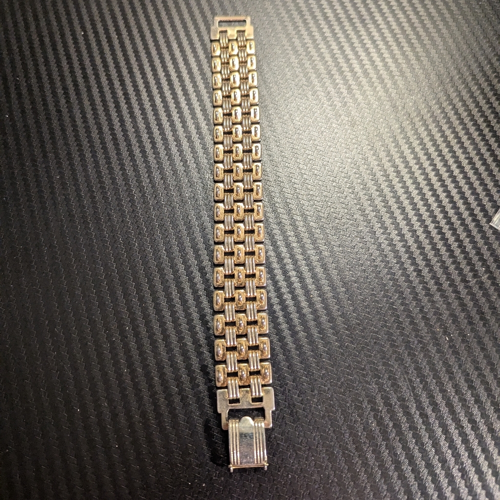 Gold-Toned Scale Bracelet